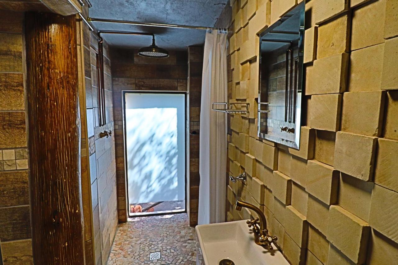 Kruger Park Hostel マールロス・パーク エクステリア 写真