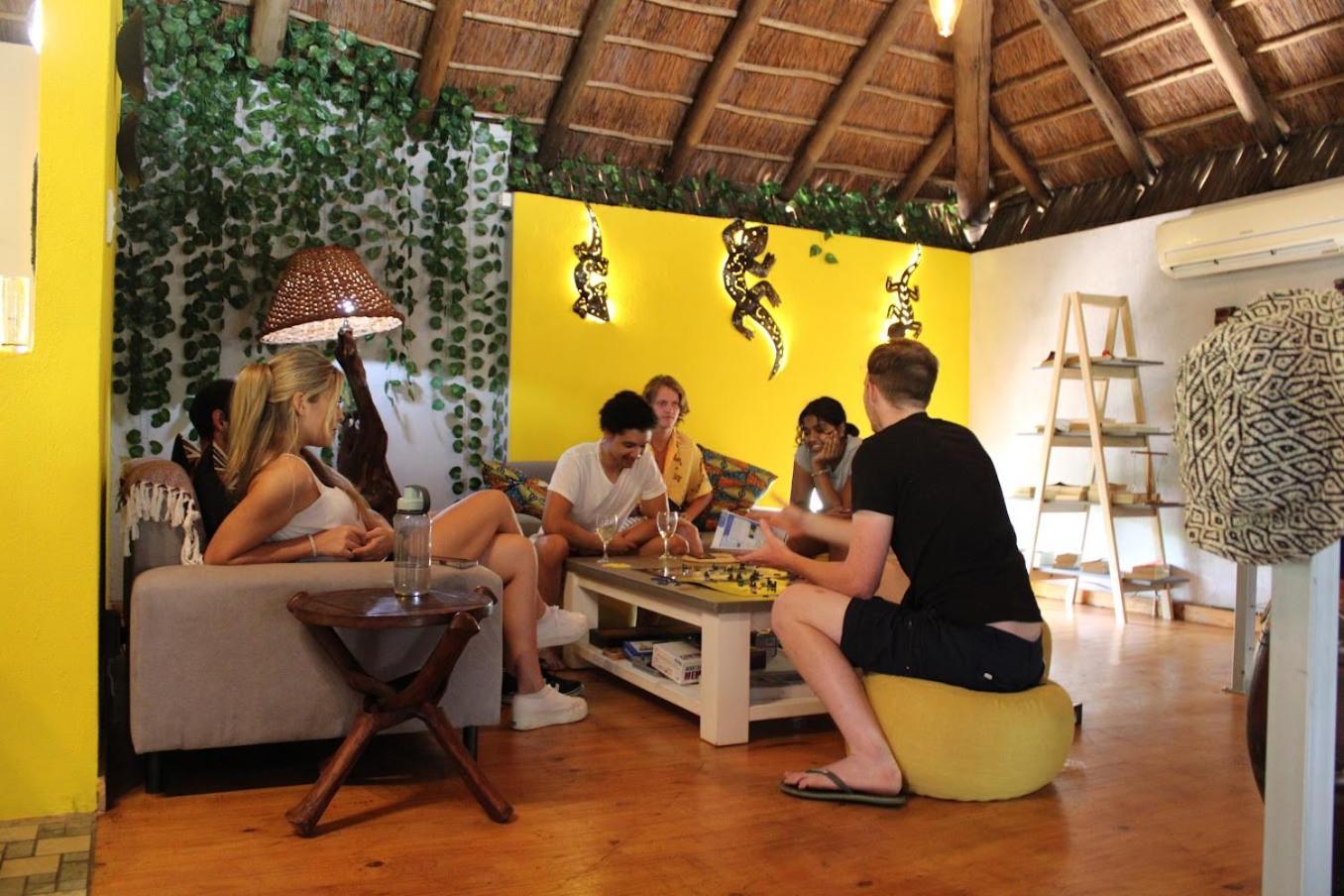 Kruger Park Hostel マールロス・パーク エクステリア 写真