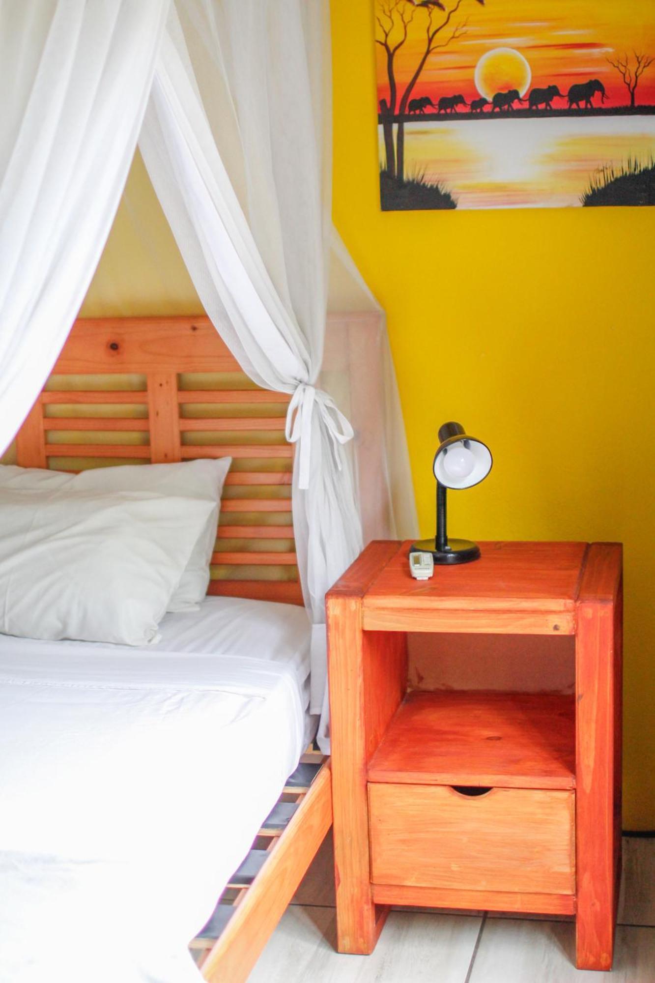 Kruger Park Hostel マールロス・パーク エクステリア 写真