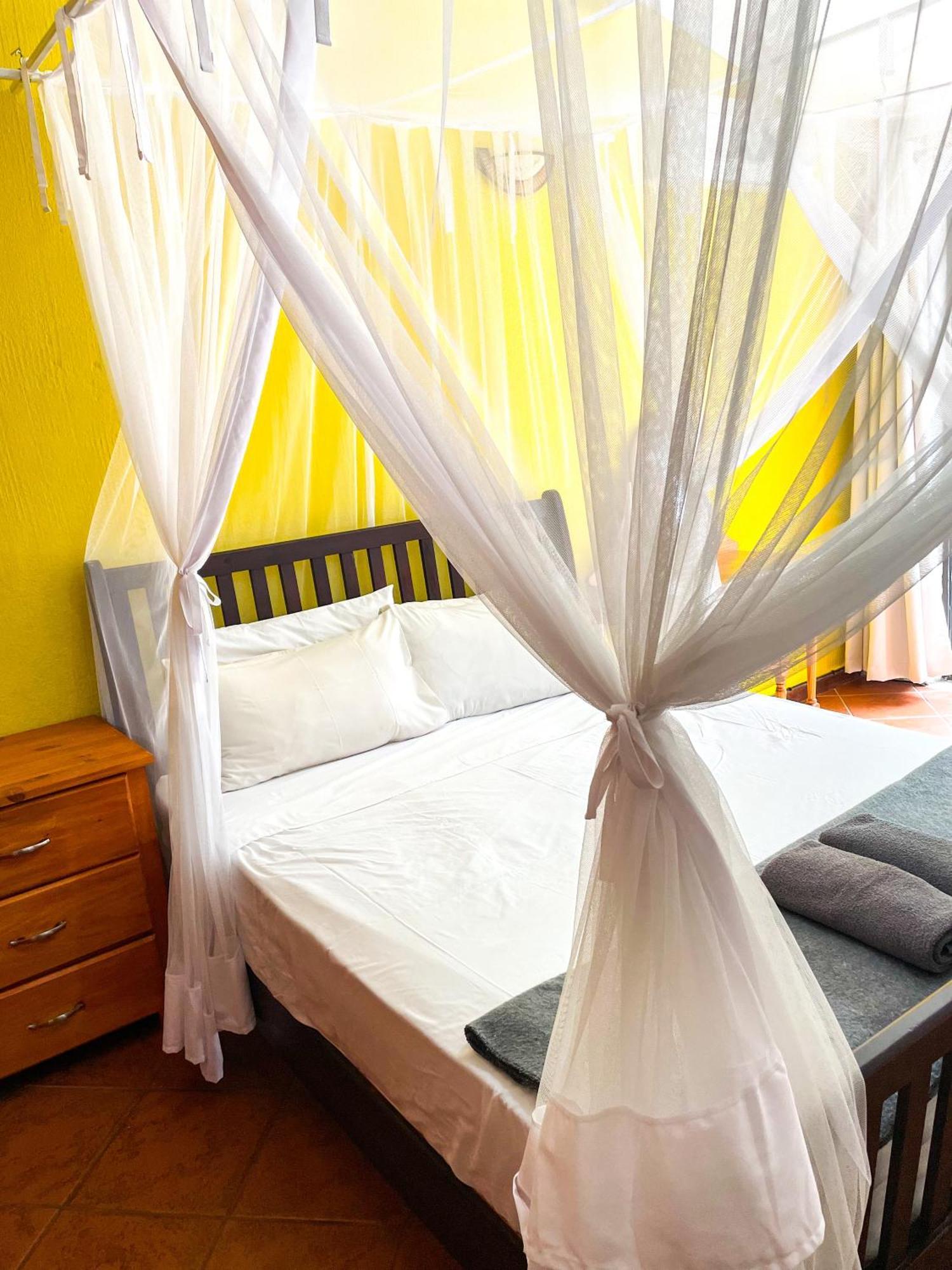 Kruger Park Hostel マールロス・パーク エクステリア 写真