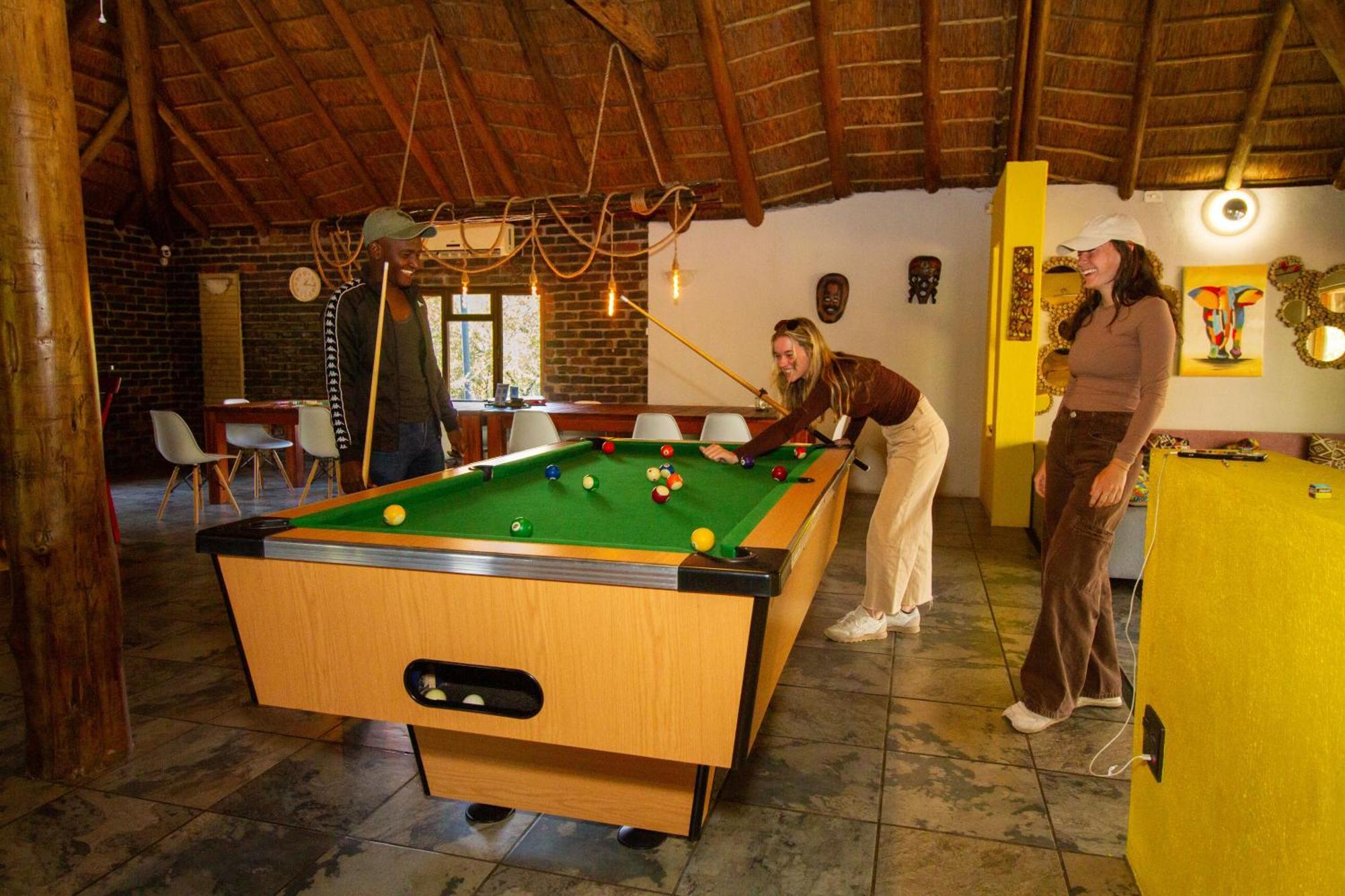 Kruger Park Hostel マールロス・パーク エクステリア 写真